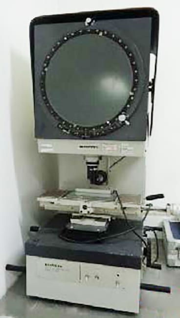 Mitutoyo PJ 300 Profile Projector