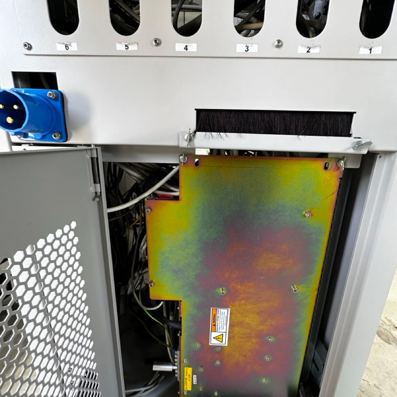 Thermo Fisher Scientific / FEI Helios NanoLab 400 S FIB-SEM (Focused Ion Beam - Scanning Electron Microscope)