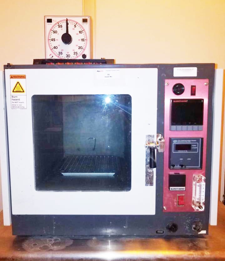 Vacuum Oven