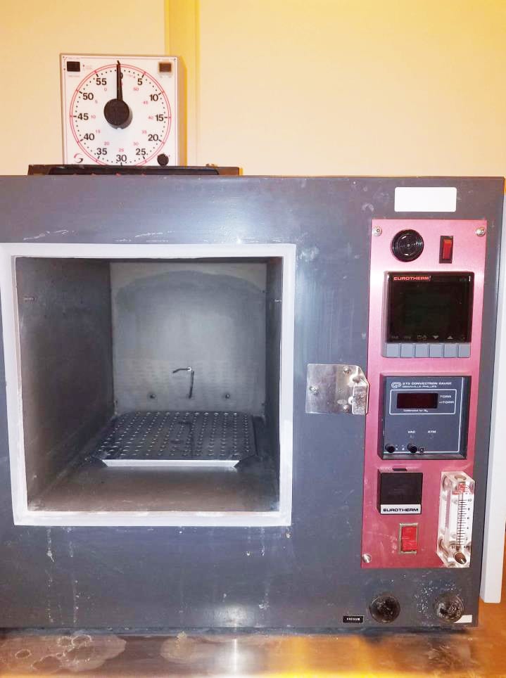 Vacuum Oven