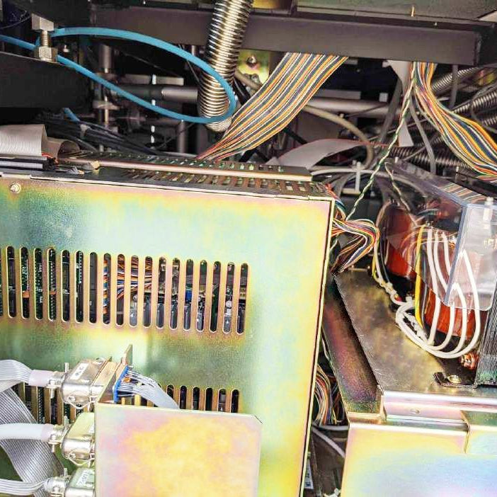 Hitachi S 8820 S CD-SEM (Critical Dimension Scanning Electron Microscope)