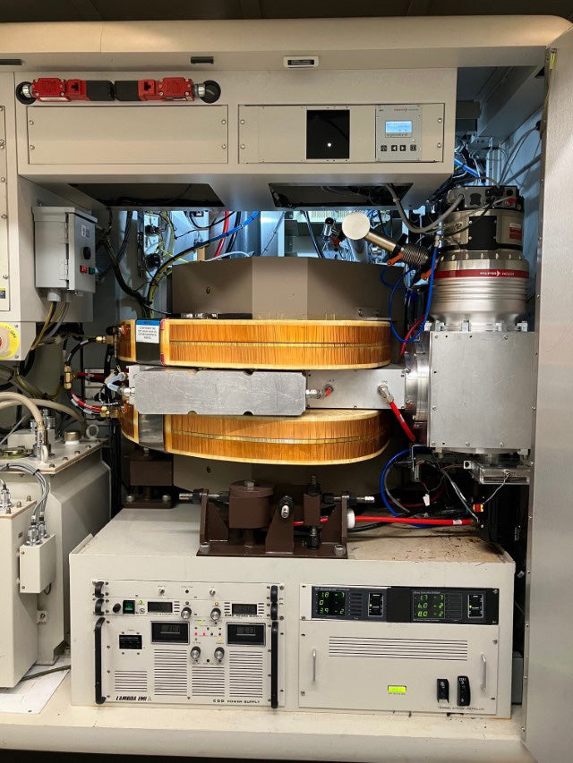 Varian Viision 200 + Ion Implanter