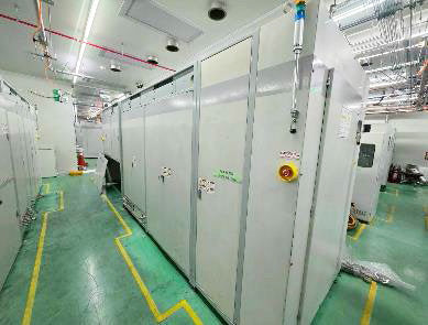 Veeco K 465 GaN MOCVD (Metal Organic Chemical Vapor Deposition)