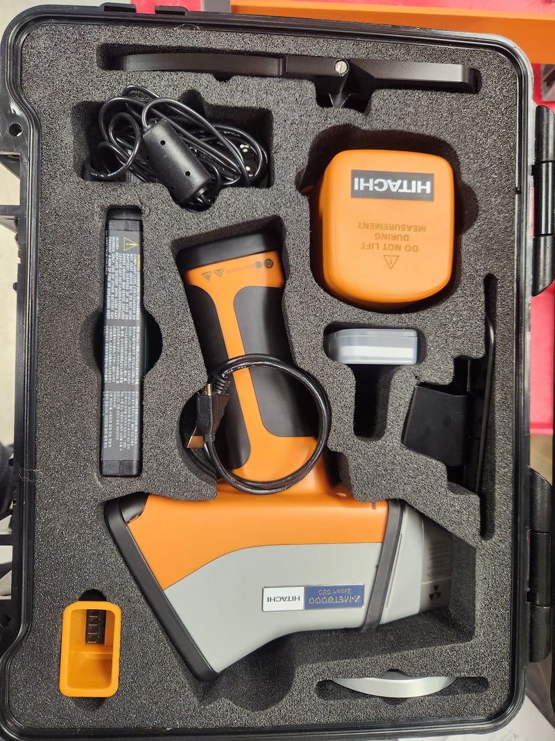Hitachi X-MET 8000 XRF X-ray Gun (X-ray Fluorescence)