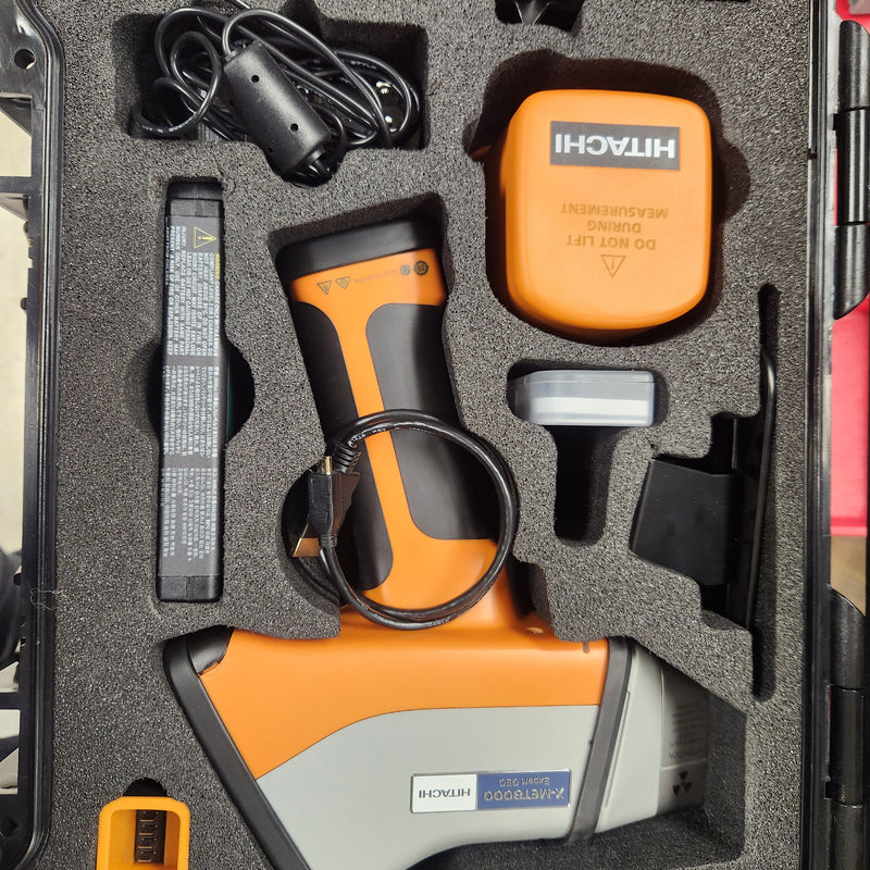 Hitachi X-MET 8000 XRF X-ray Gun (X-ray Fluorescence)