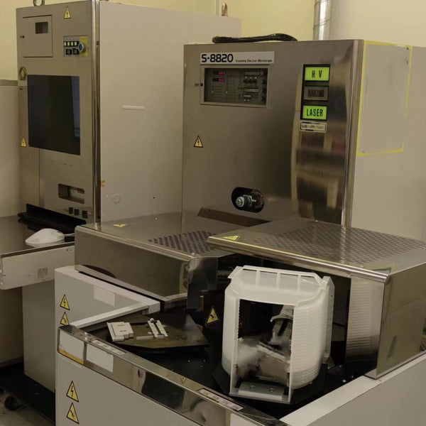 Hitachi S 8820 CD-SEM (Critical Dimension Scanning Electron Microscope)