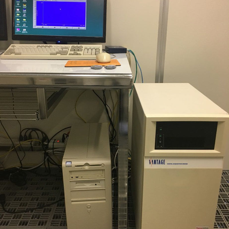 Hitachi RS 4000 SEM (Scanning Electron Microscope)