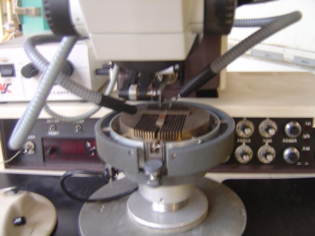 K&S 4123 Wire Bonder