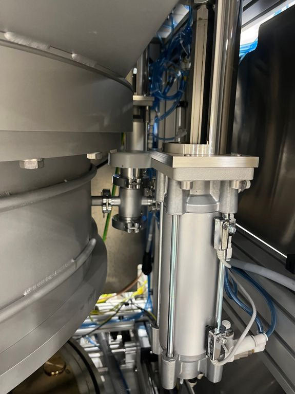 Evatec / Oerlikon Balzers BAK 1401 MS Split Thin Film Evaporator