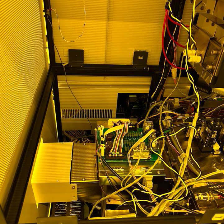 Hitachi S 8840 CD-SEM (Critical Dimension Scanning Electron Microscope)