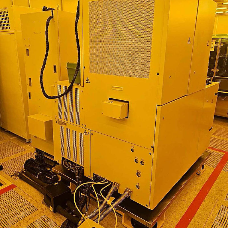 Hitachi S 8820 CD-SEM (Critical Dimension Scanning Electron Microscope)