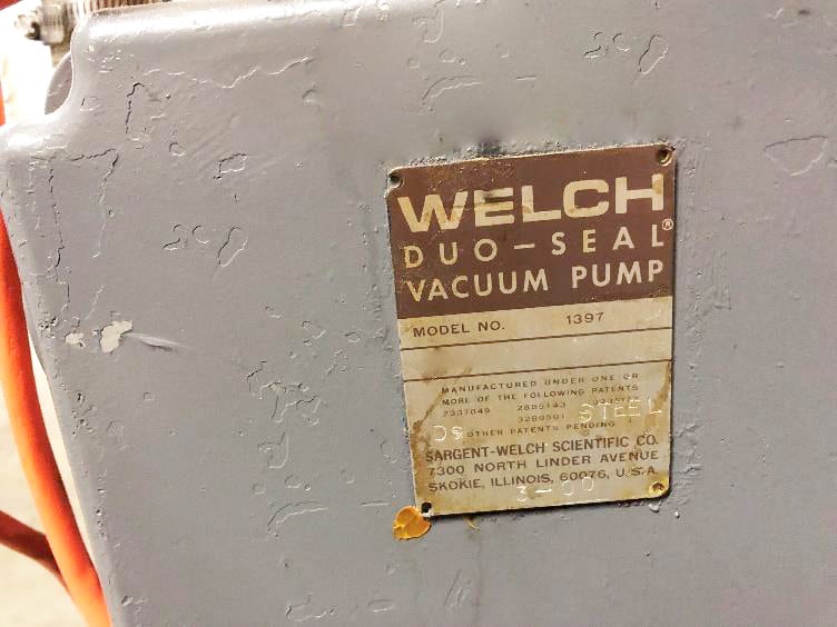 Welch DuoSeal 1397 Vacuum Pump