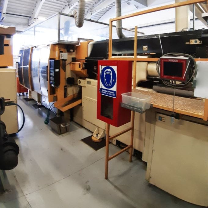 Husky GL 300 Injection Molding Machine