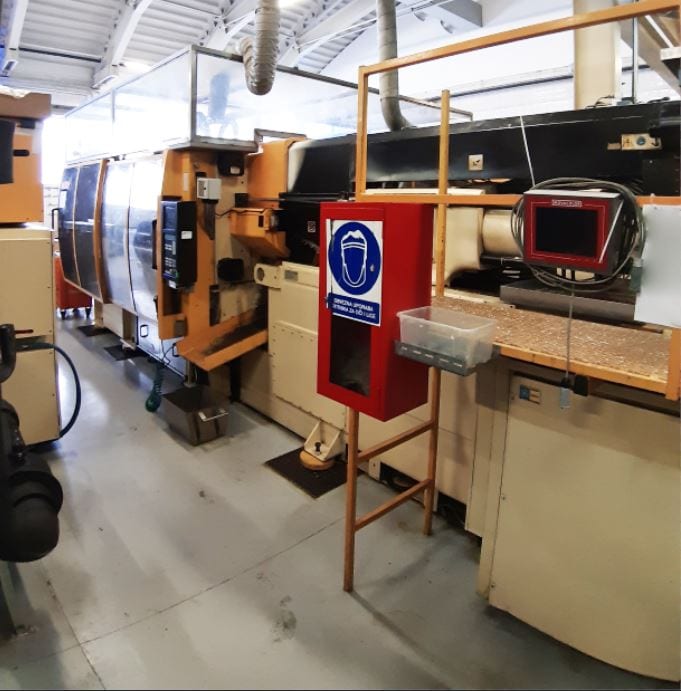 Husky GL 300 Injection Molding Machine