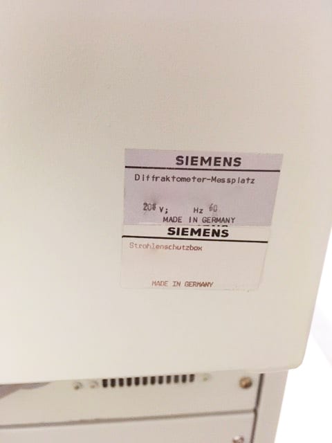 Siemens D 5000 Powder X-ray Diffractometer (XRD)