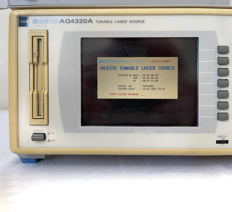 Yokogawa / Ando AQ 4320 A Tunable Laser Source