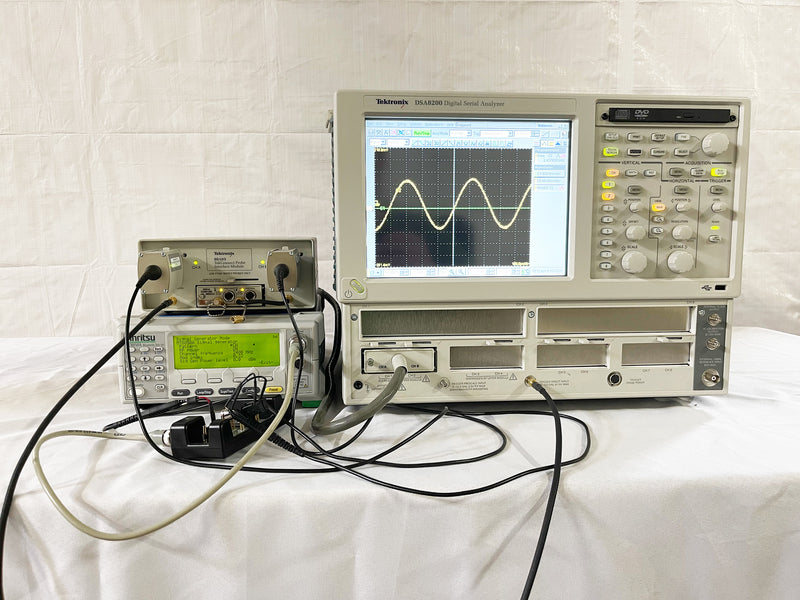 Tektronix DSA 8200 Digital Serial Analyzer