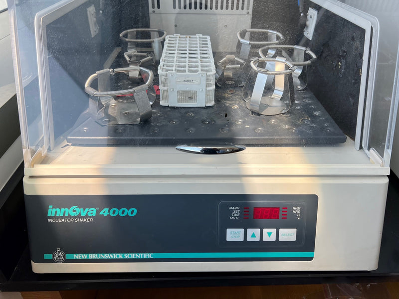 New Brunswick Scientific Innova 4000 Incubator Shaker
