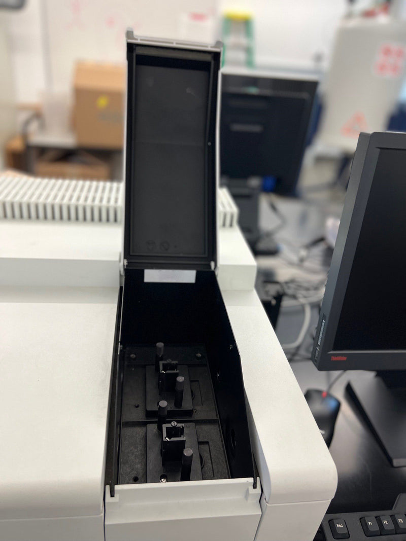 Perkin Elmer Lambda 35 UV-VIS Spectrometer