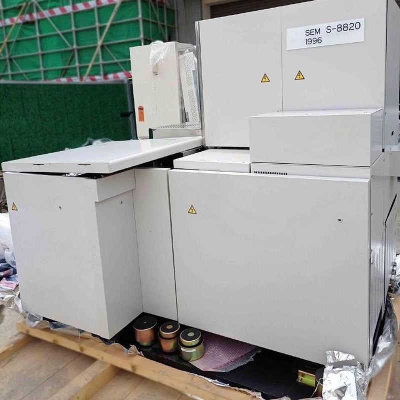 Hitachi S 8820 S CD-SEM (Critical Dimension Scanning Electron Microscope)