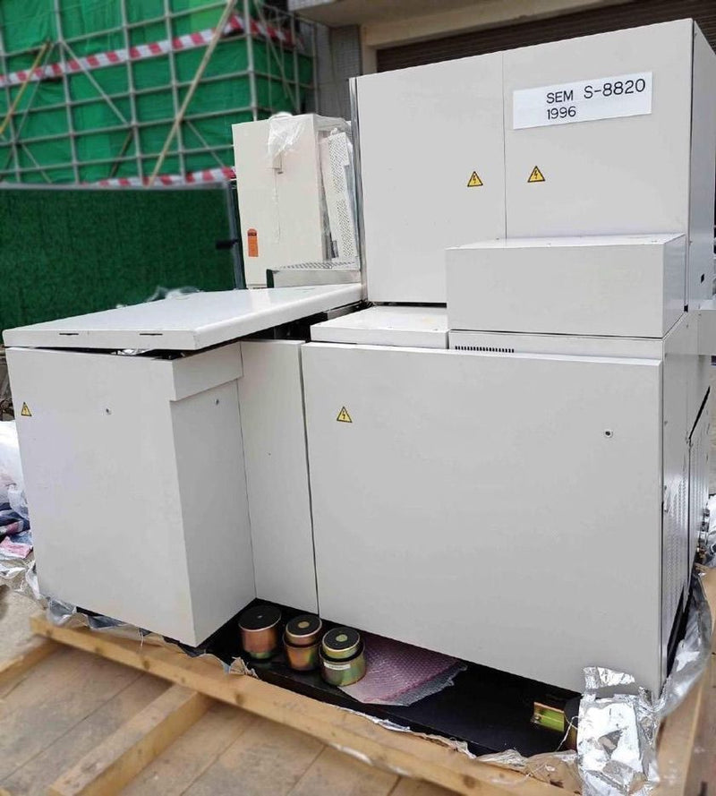 Hitachi S 8820 S CD-SEM (Critical Dimension Scanning Electron Microscope)