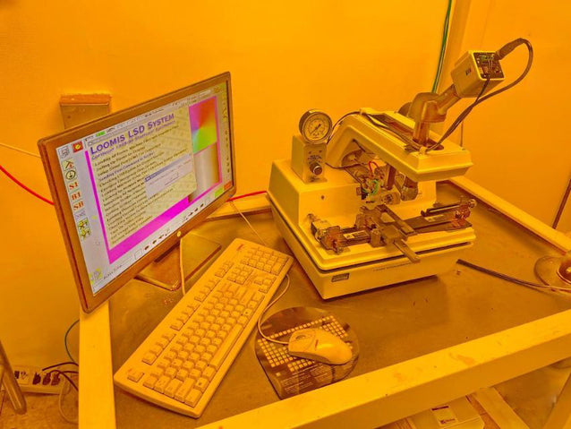 Loomis LSD 100 Scriber / Cleaver / Breaker Machine