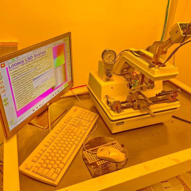 Loomis LSD 100 Scriber / Cleaver / Breaker Machine