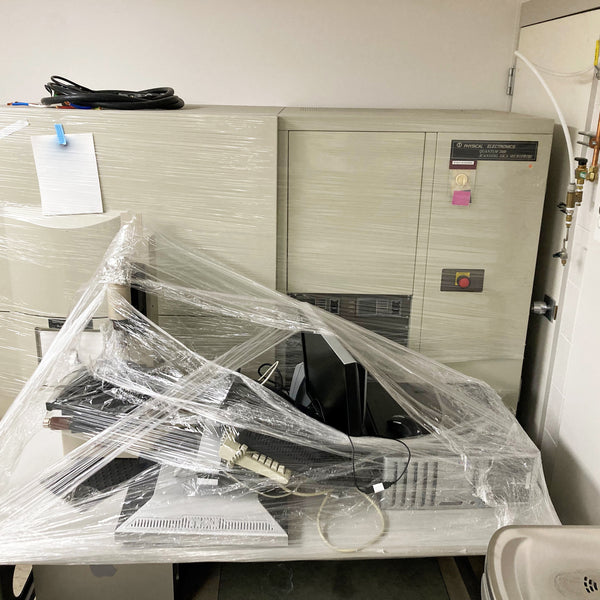 Physical Electronics Quantum 2000 Scanning ESCA Microprobe