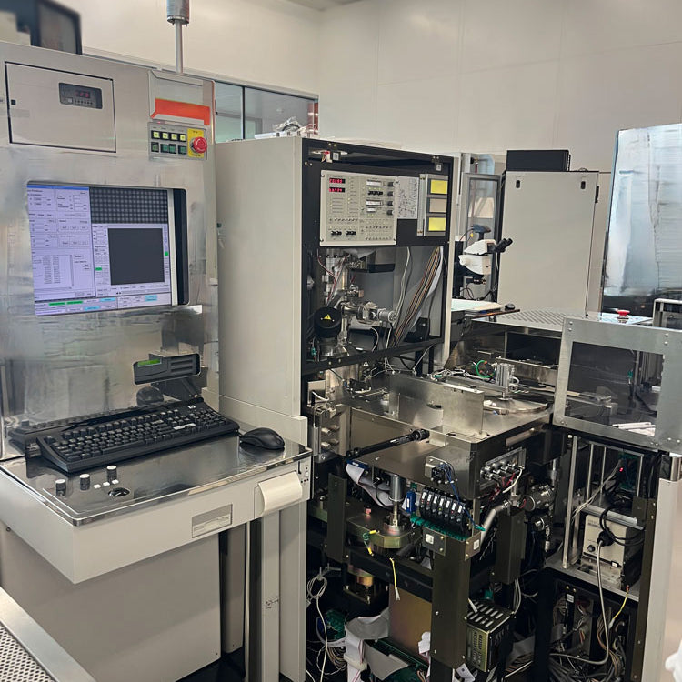 Hitachi S 8820 CD-SEM (Critical Dimension Scanning Electron Microscope)
