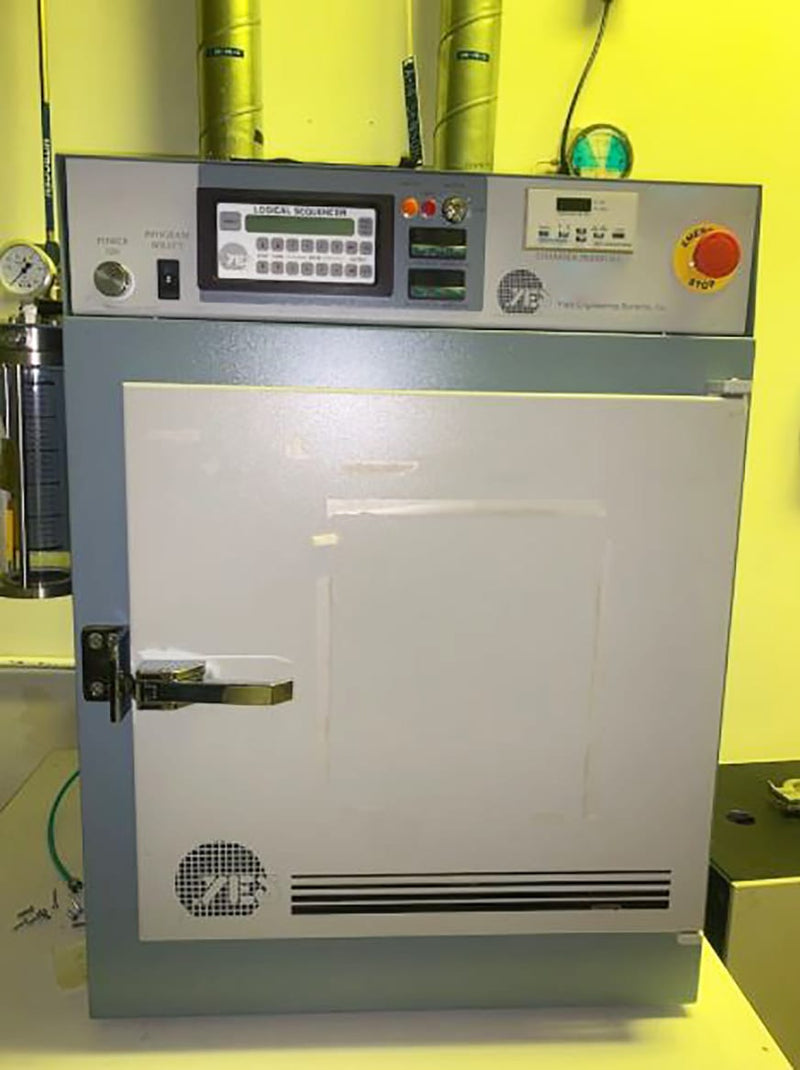 Yes 58 D Vacuum Bake, Vapor Prime Oven