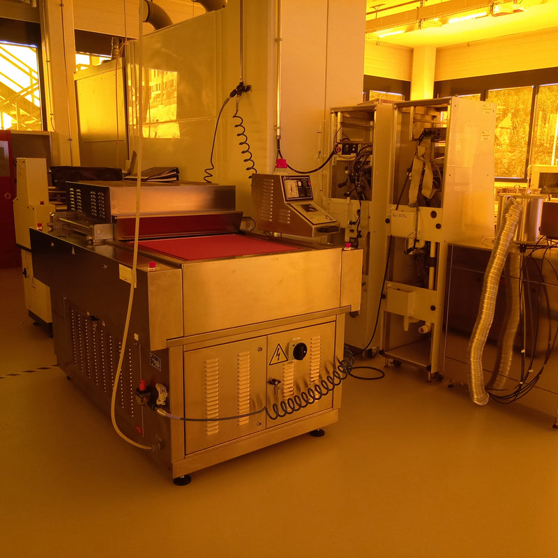 Dynachem VA 7024 HP Vacuum Laminator