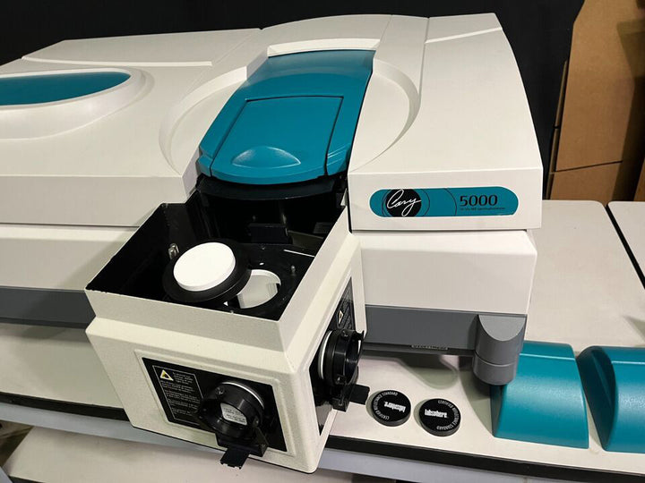 Agilent / Varian Cary 5000 UV-VIS-NIR Spectrophotometer (Ultra Violet Visible Near Infrared)
