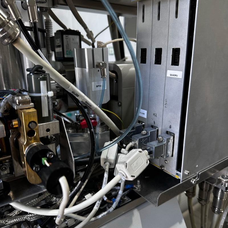 Thermo Fisher Scientific / FEI Helios NanoLab 400 S FIB-SEM (Focused Ion Beam - Scanning Electron Microscope)