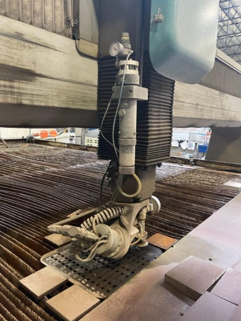 Flow Mach 4 4050 C Water Jet Cutting System