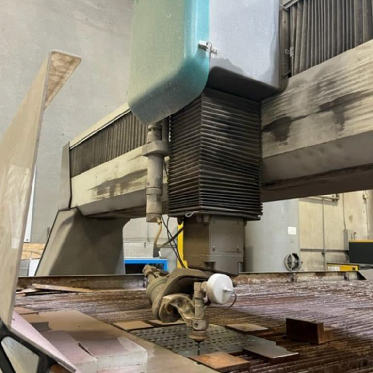 Flow Mach 4 4050 C Water Jet Cutting System