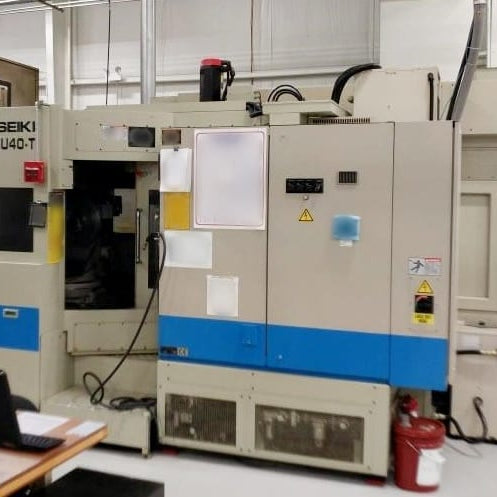 Mitsui Seiki HU 40 T AWC Milling Machine