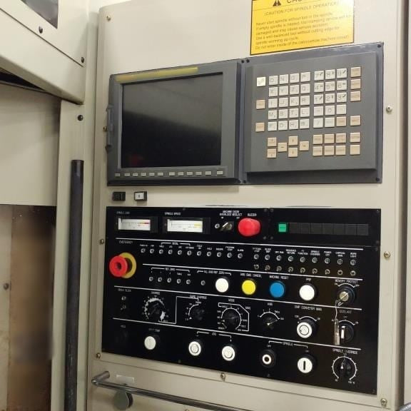 Mitsui Seiki HU 40 T AWC Milling Machine