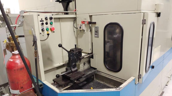 Mitsui Seiki HU 40 T AWC Milling Machine