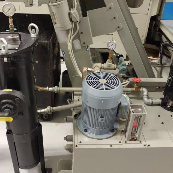 Mitsui Seiki HU 40 T AWC Milling Machine