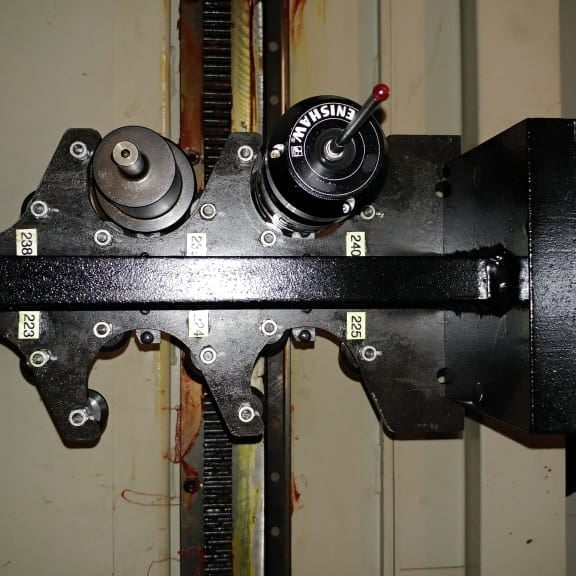 Mitsui Seiki HU 40 T AWC Milling Machine