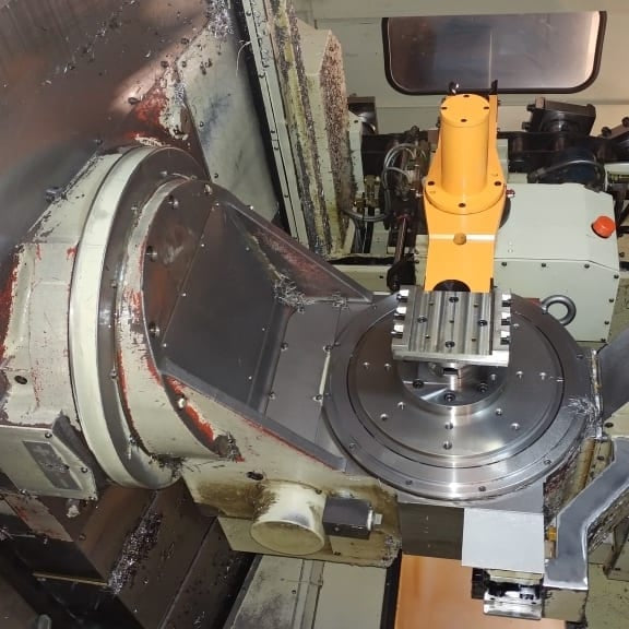 Mitsui Seiki HU 40 T AWC Milling Machine