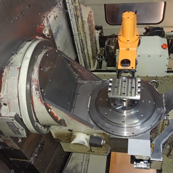 Mitsui Seiki HU 40 T AWC Milling Machine
