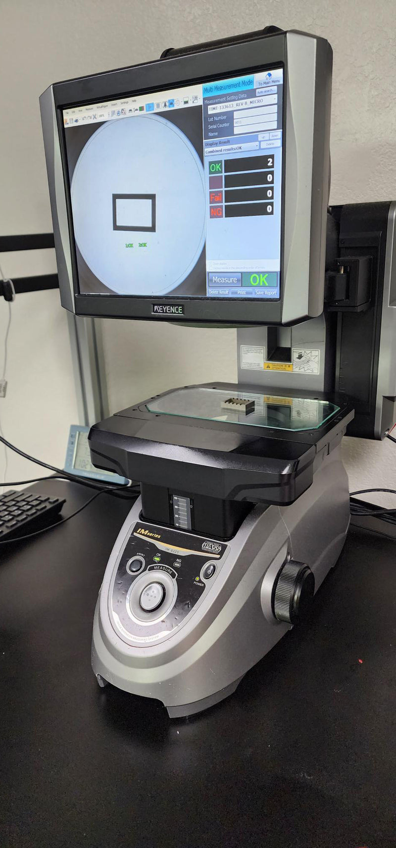 Keyence IM 6225 Inspection Measurement System