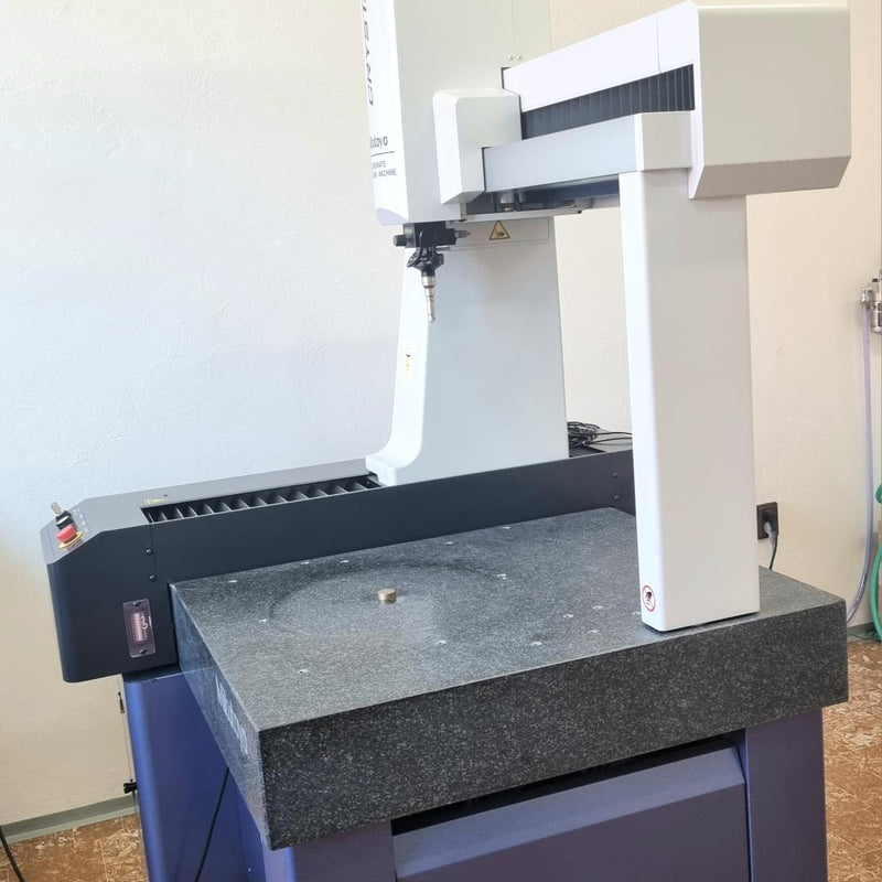 Mitutoyo Crysta Apex S 544 Measuring Table