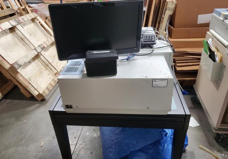 Perkin Elmer Lambda 900 Spectrometer