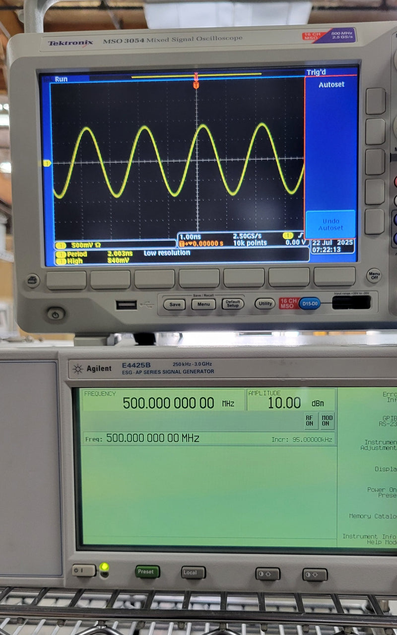 Agilent E 4425 B ESG AP Series Signal Generator