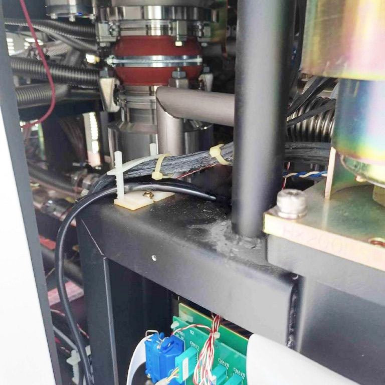 Hitachi S 8820 S CD-SEM (Critical Dimension Scanning Electron Microscope)