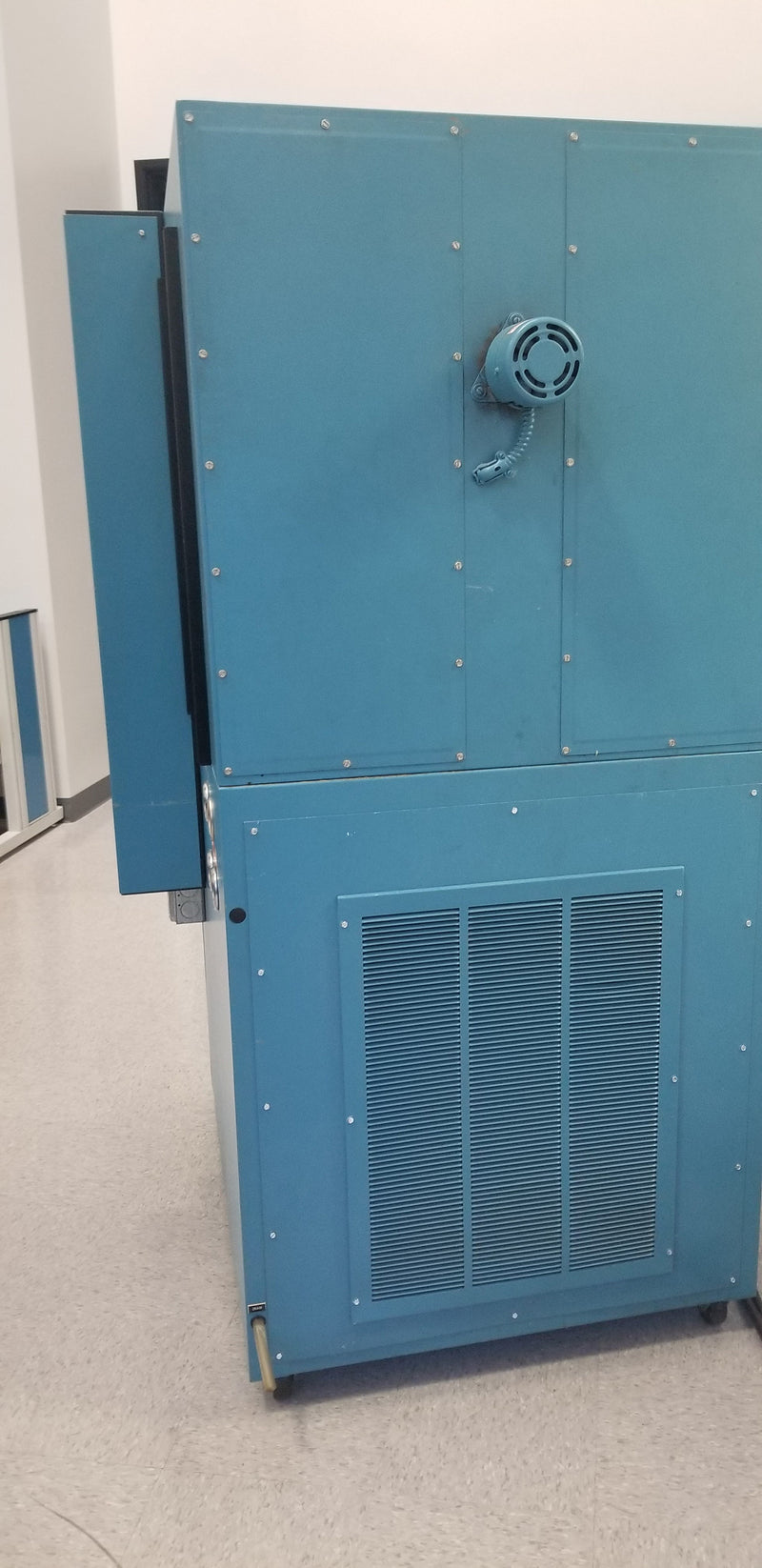 Thermotron S 8 C Temperature Chamber