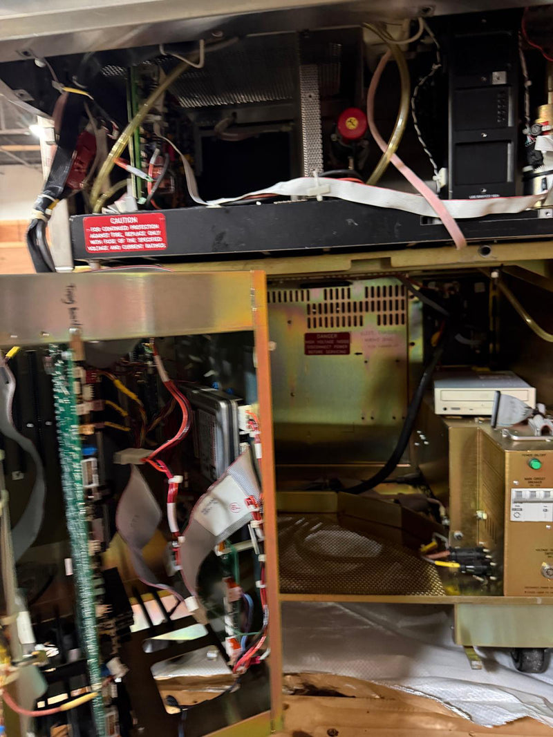 KLA Surfscan 6420 Particle Defect System