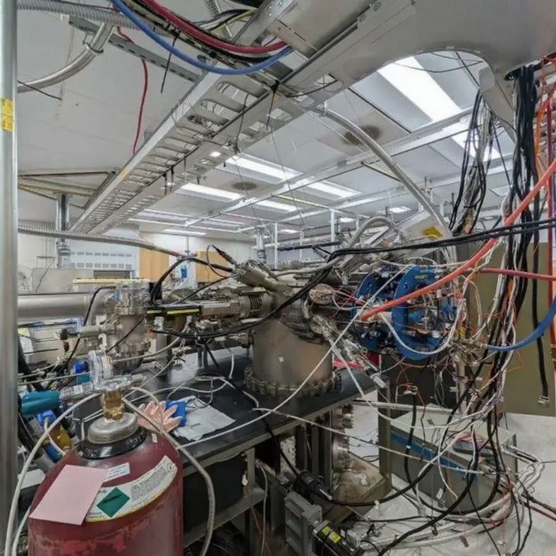 Veeco Gen II MBE (Molecular Beam Epitaxy)
